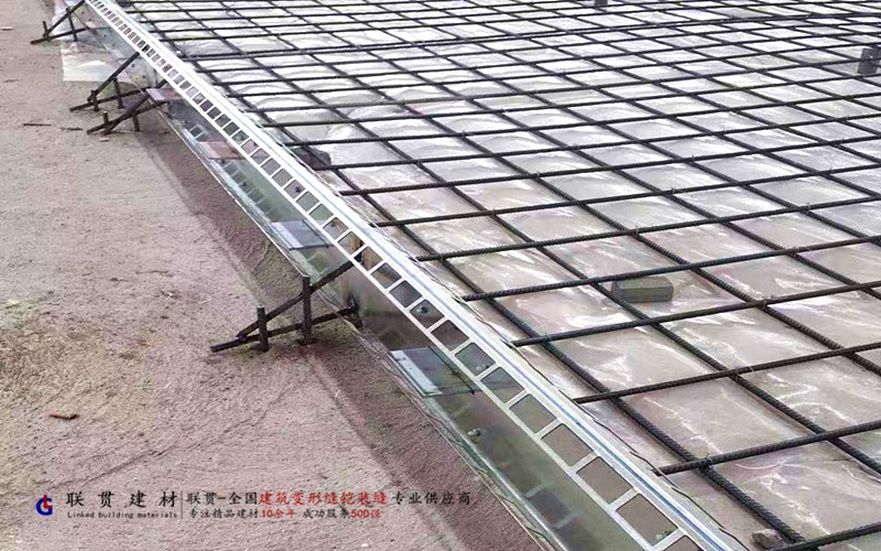 鹰潭市LG160-3000镀锌钢板铠装缝案例